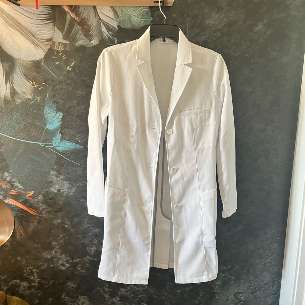 Medelita White Healthcare Coat